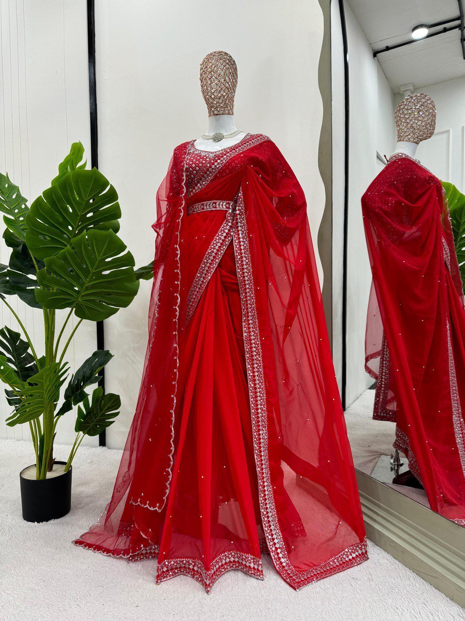 Ruhani Scarlet Saree - Kurtikala